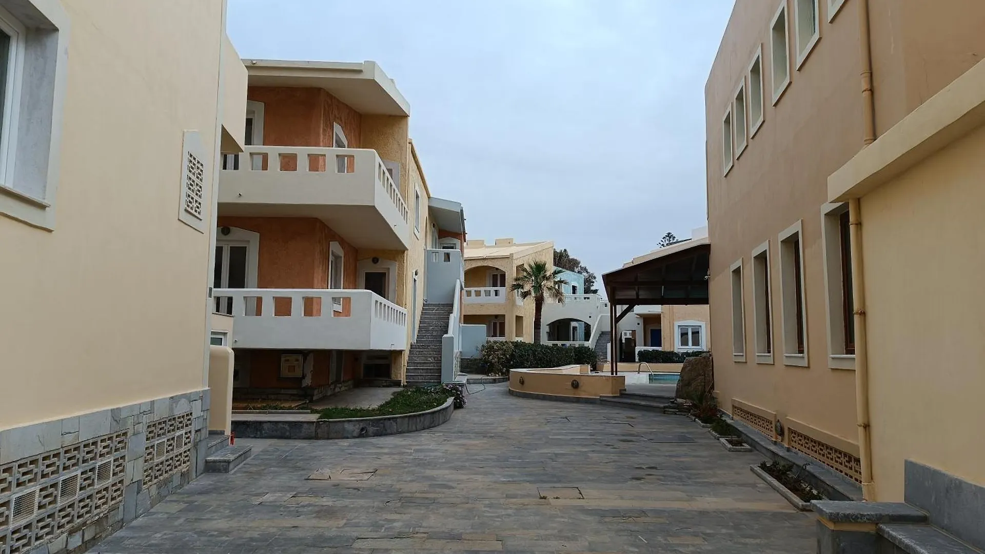 Niros Beachfront Aparthotel Kokkini Hani